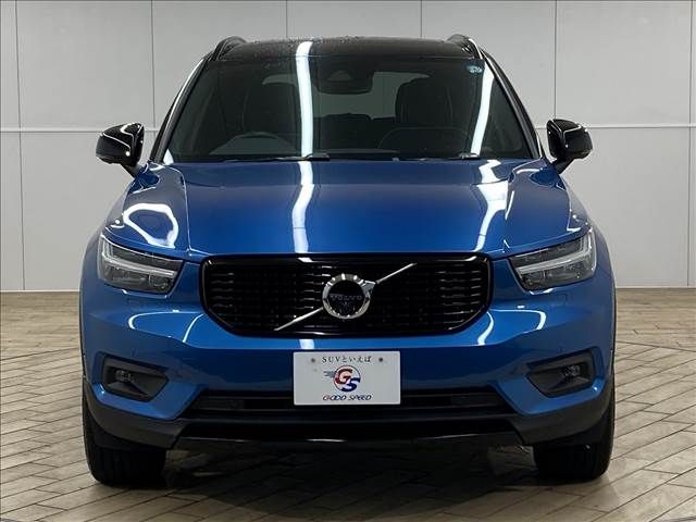 Volvo XC40 2021-02 23105-2