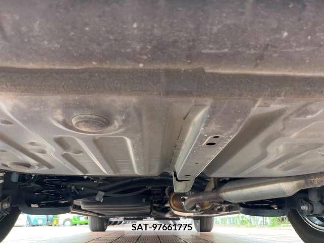 Toyota VOXY HYBRID 2018-01 352502-18