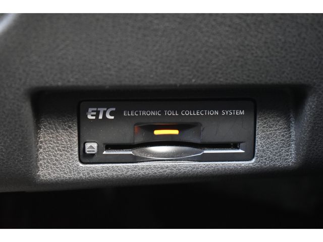Nissan LEAF 2019-09 29225-7
