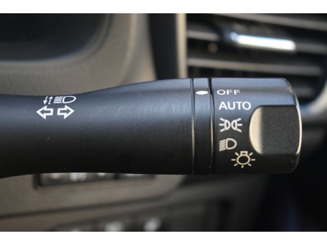 Nissan LEAF 2019-09 29225-13
