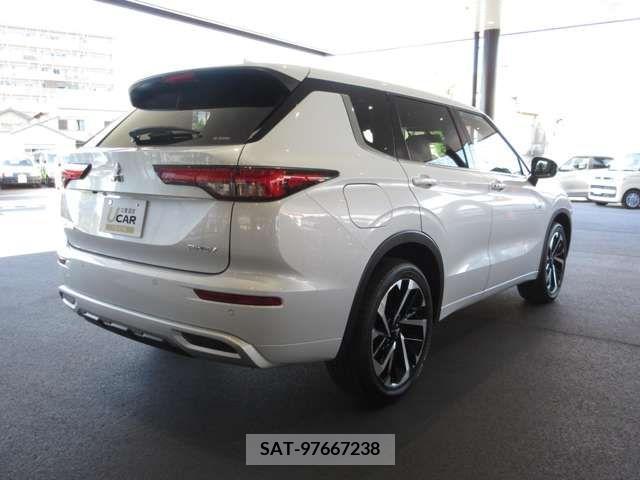Mitsubishi OUTLANDER PHEV 2023-09 365901-4