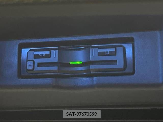 Toyota HARRIER 2017-08 331775-7