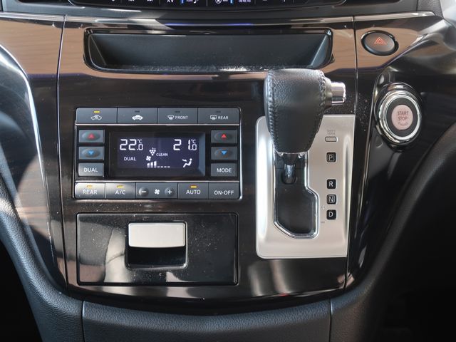 Nissan ELGRAND 2018-11 193475-24