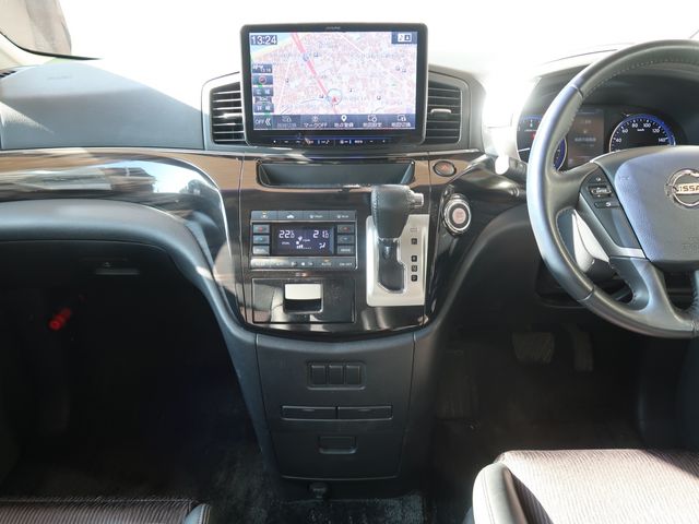 Nissan ELGRAND 2018-11 193475-18