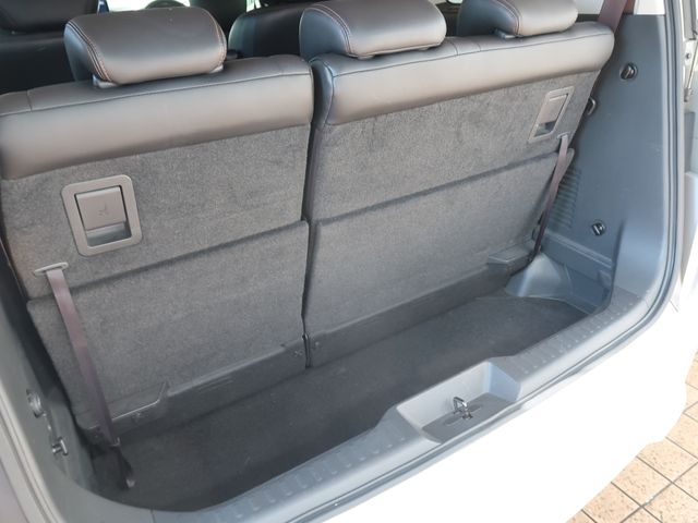 Nissan ELGRAND 2018-11 193475-12