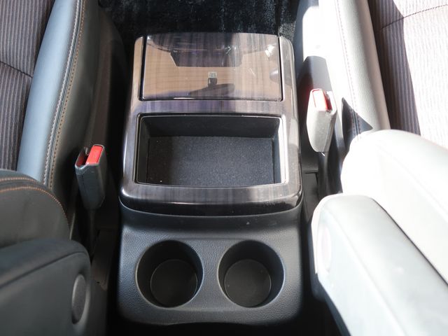 Nissan ELGRAND 2018-11 193475-25