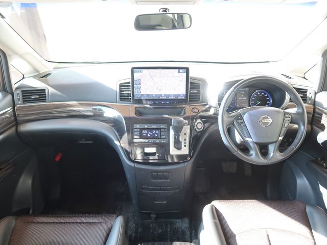 Nissan ELGRAND 2018-11 193475-1