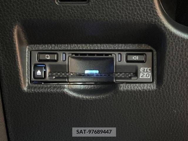 Toyota VOXY 2023-10 289030-8