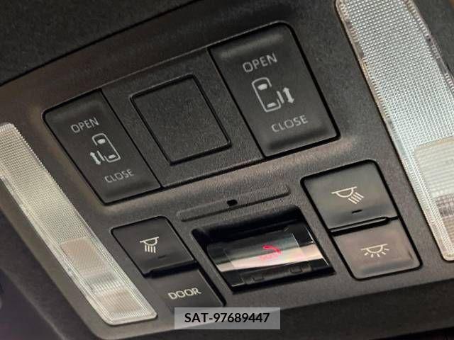 Toyota VOXY 2023-10 289030-5