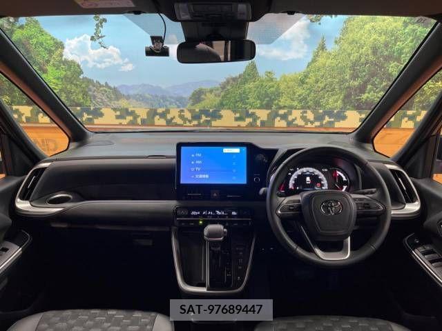Toyota VOXY 2023-10 289030-1