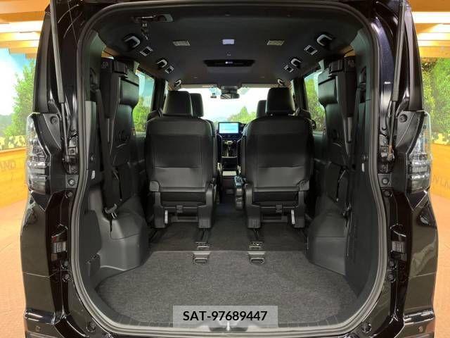 Toyota VOXY 2023-10 289030-13
