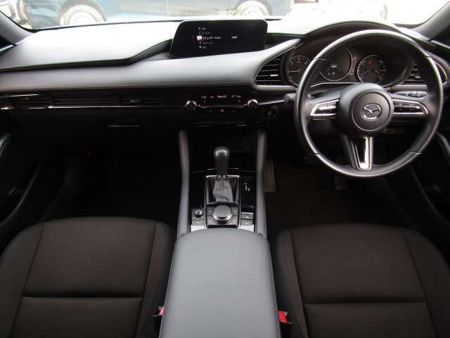 Mazda MAZDA3 2019-06 15126-7