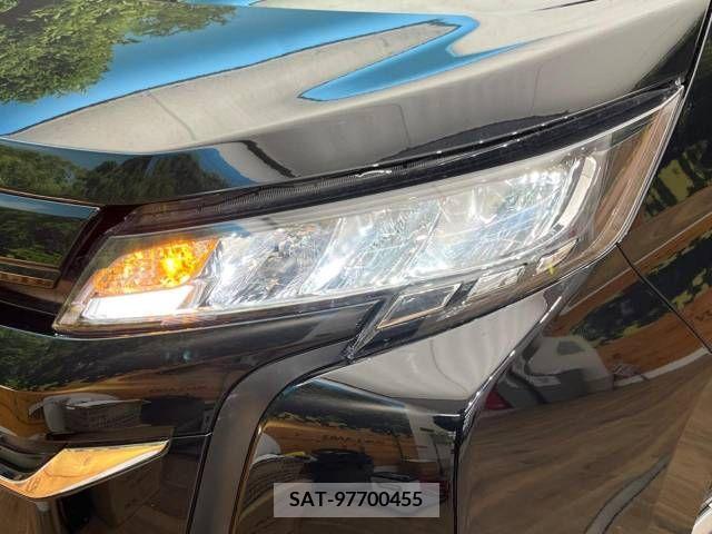 Toyota NOAH 2023-04 209595-12