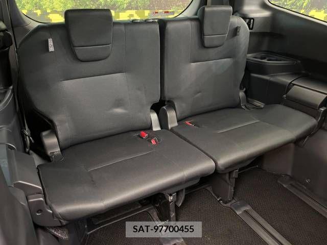 Toyota NOAH 2023-04 209595-10