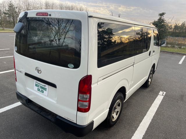 Toyota REGIUSACE VAN 2010-11 1127-13