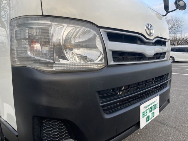 Toyota REGIUSACE VAN 2010-11 1127-17