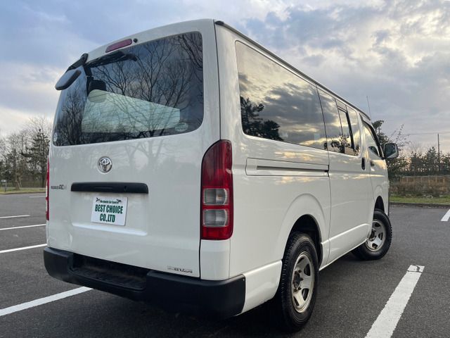 Toyota REGIUSACE VAN 2010-11 1127-4