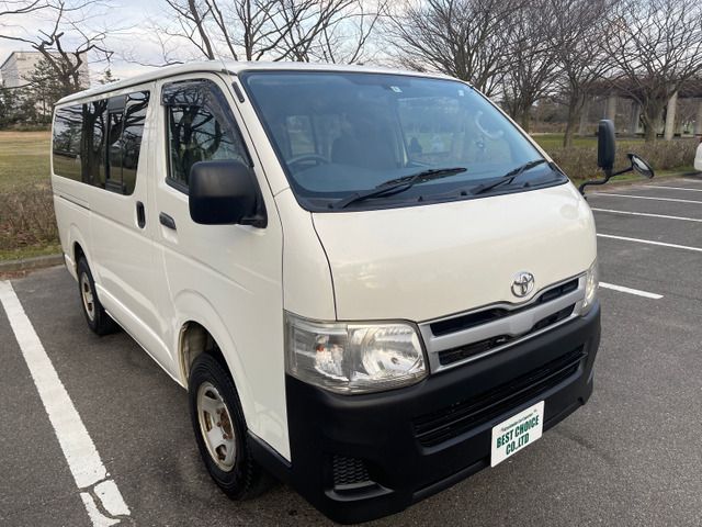 Toyota REGIUSACE VAN 2010-11 1127-12