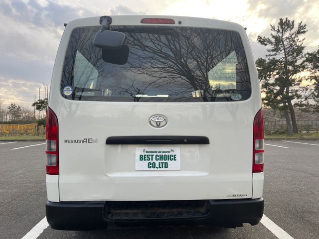Toyota REGIUSACE VAN 2010-11 1127-7