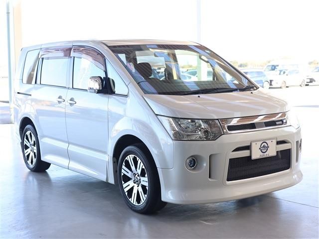 Mitsubishi DELICA D5 2013-11 28808-29