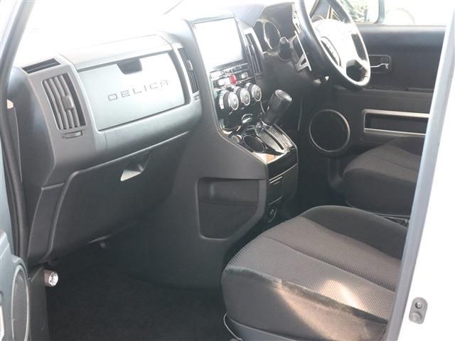 Mitsubishi DELICA D5 2013-11 28808-18