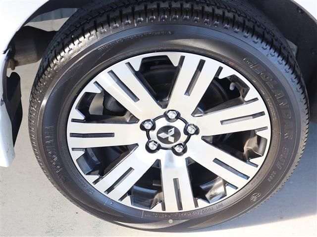 Mitsubishi DELICA D5 2013-11 28808-26