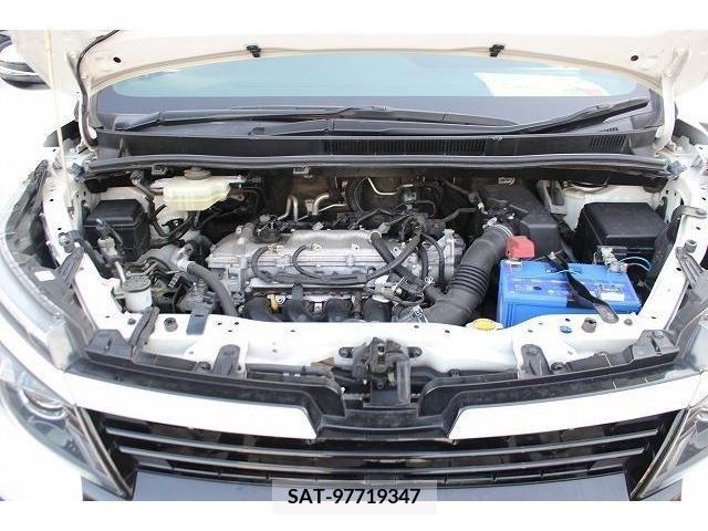 Toyota VOXY 2014-06 220411-17