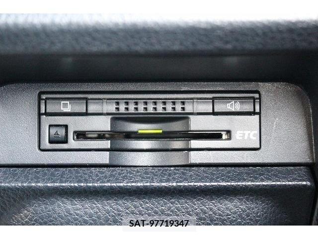 Toyota VOXY 2014-06 220411-4