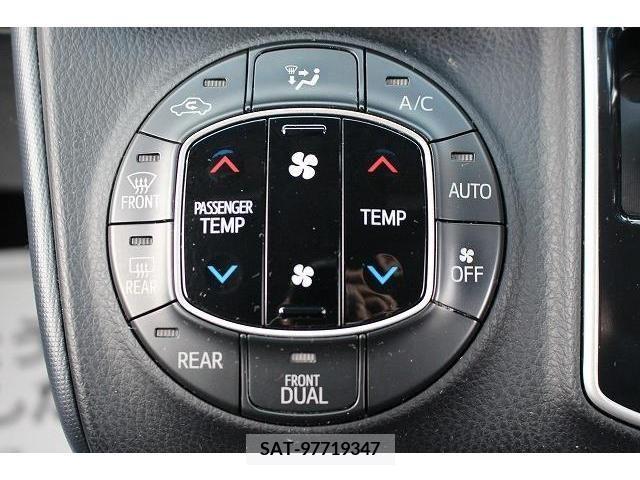 Toyota VOXY 2014-06 220411-3