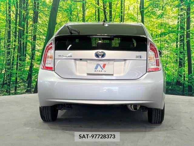 Toyota PRIUS 2013-12 351399-12