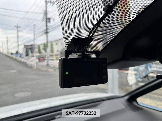 Toyota VOXY 2022-03 339184-9