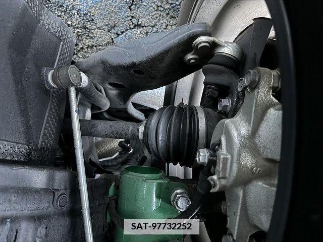 Toyota VOXY 2022-03 339184-20
