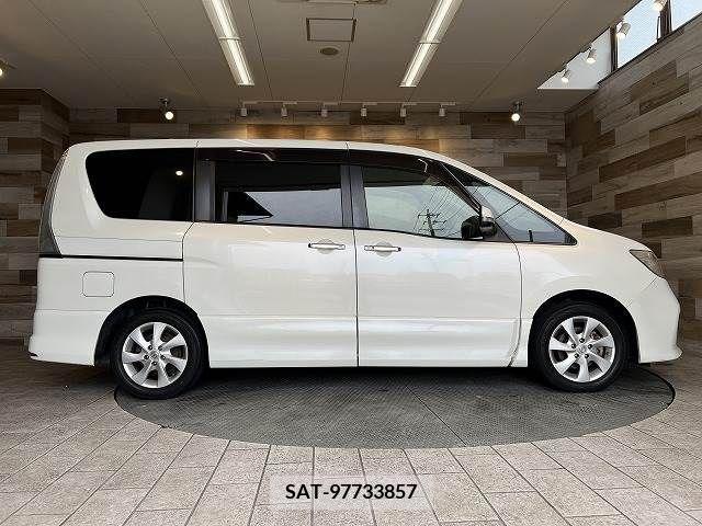 Nissan SERENA 2011-07 373069-17