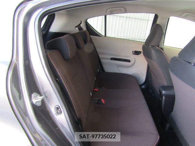 Toyota AQUA 2013-11 218308-3