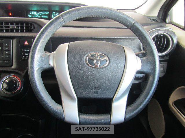 Toyota AQUA 2013-11 218308-13