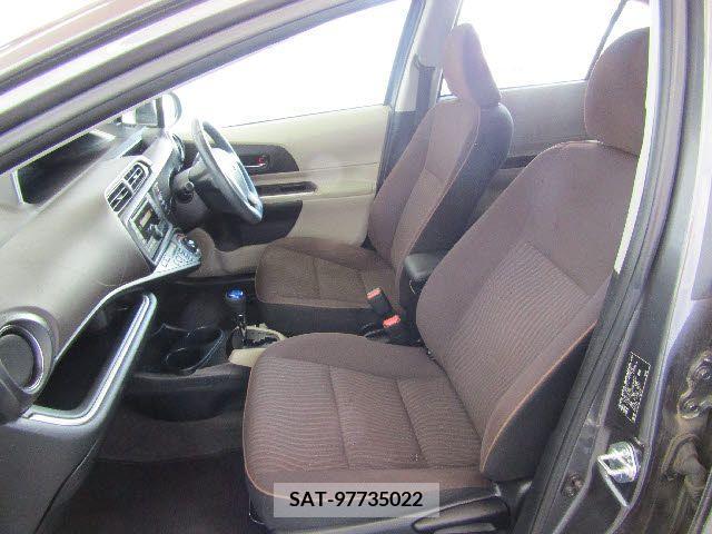 Toyota AQUA 2013-11 218308-12