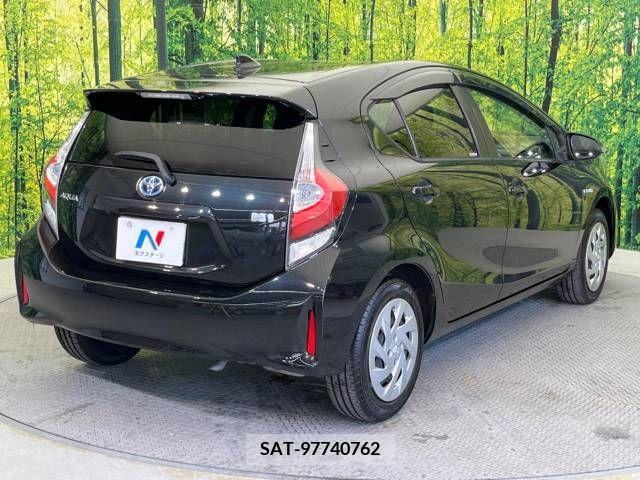 Toyota AQUA 2017-06 260521-17