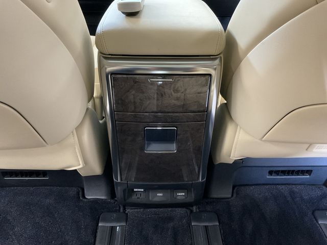 Toyota ALPHARD HYBRID 2018-05 19579-18
