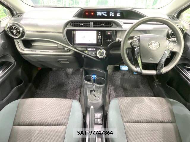 Toyota AQUA 2016-08 348695-1