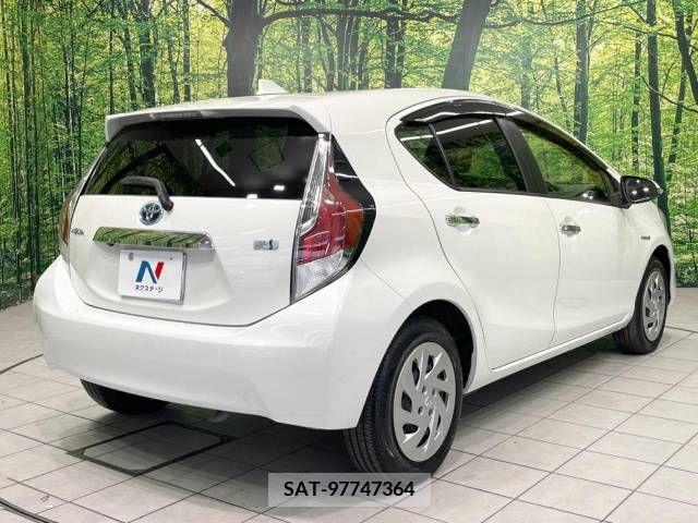 Toyota AQUA 2016-08 348695-17