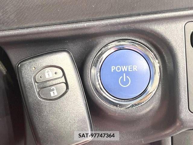 Toyota AQUA 2016-08 348695-7