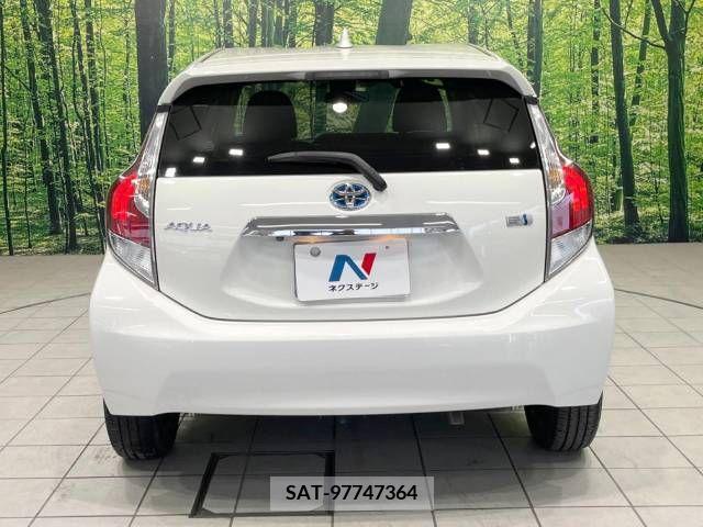 Toyota AQUA 2016-08 348695-15