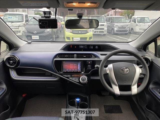 Toyota AQUA 2017-03 291914-1
