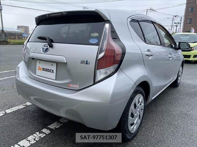 Toyota AQUA 2017-03 291914-12