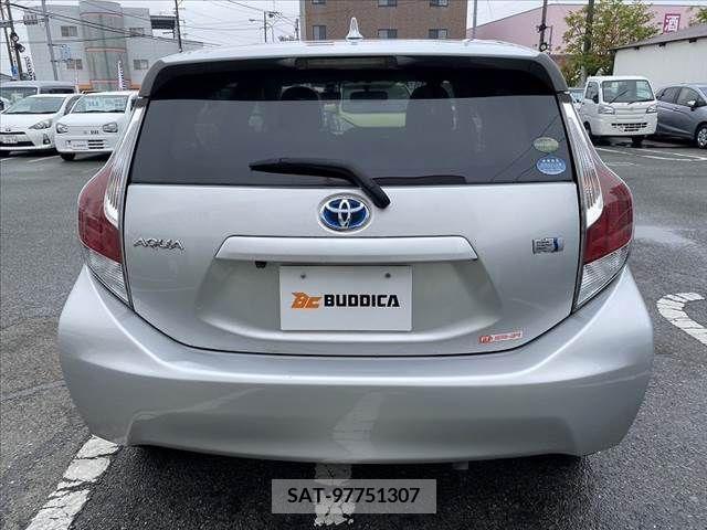Toyota AQUA 2017-03 291914-13