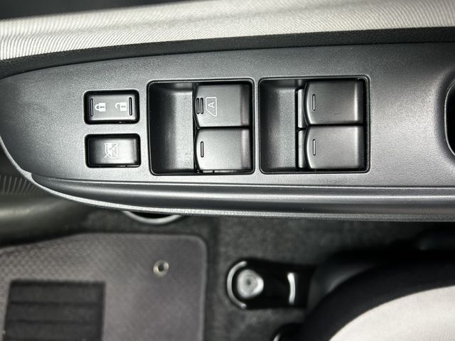 Nissan NOTE 2018-04 24145-27