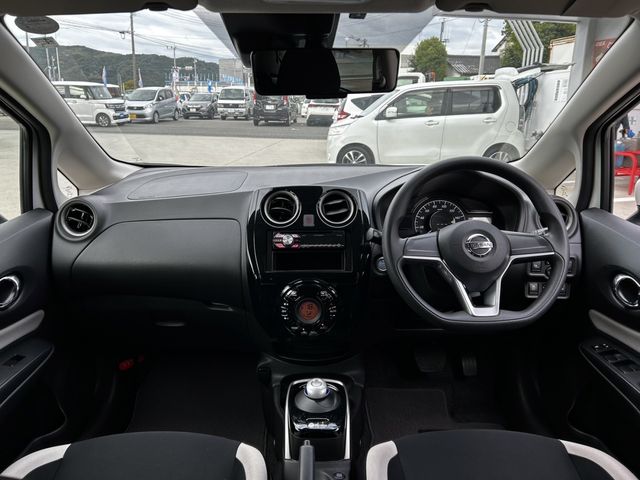 Nissan NOTE 2018-04 24145-2