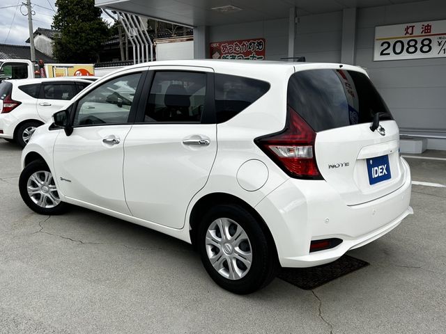 Nissan NOTE 2018-04 24145-8