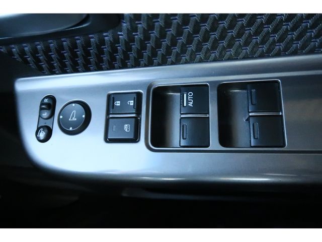 Honda e 2016-07 28237-17