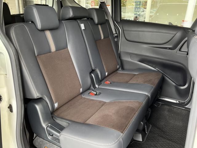 Toyota SIENTA 2018-09 188782-17
